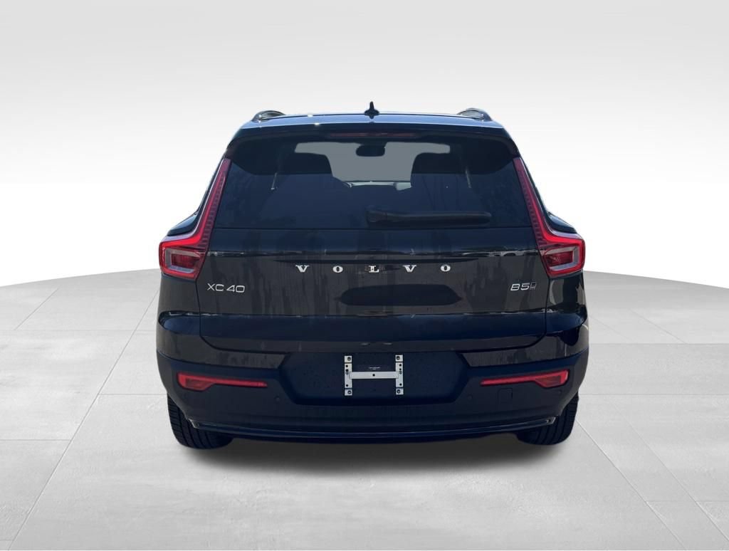 New 2026 Volvo XC40 B5 Core w/ Climate Package AWD/4WD image 5