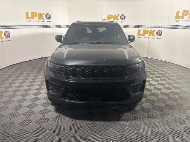 New 2025 Jeep Grand Cherokee Limited w/ Black Appearance Package image 11