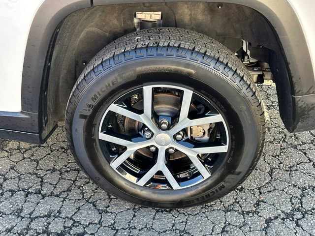 Used 2024 Jeep Grand Cherokee Limited image 7