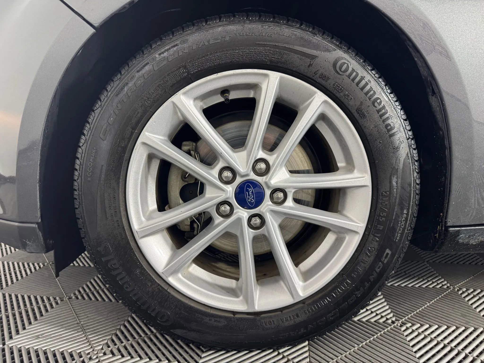 Used 2018 Ford Focus SE FWD image 39