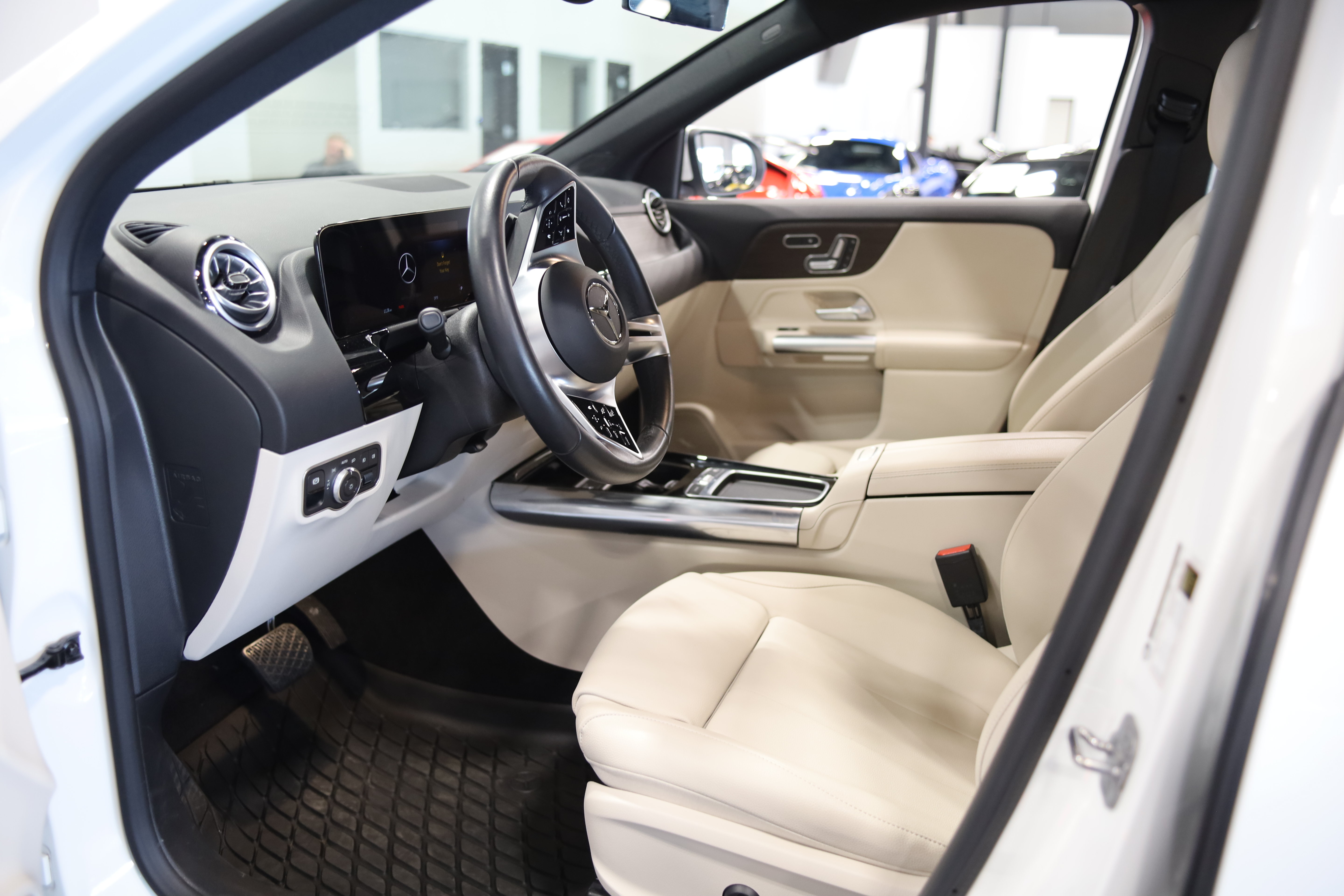 Used 2024 Mercedes-Benz GLA 250 4MATIC image 17