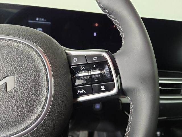 Certified 2025 Kia Sorento S image 25