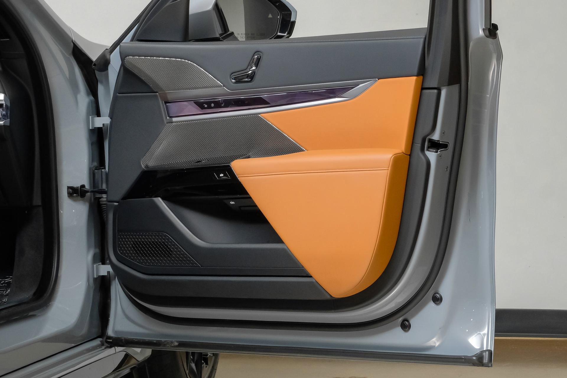 Used 2023 BMW 740i image 46