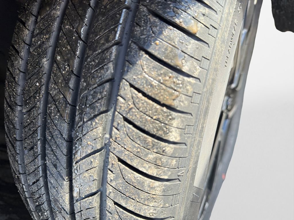 Certified 2025 Nissan Sentra SV image 19