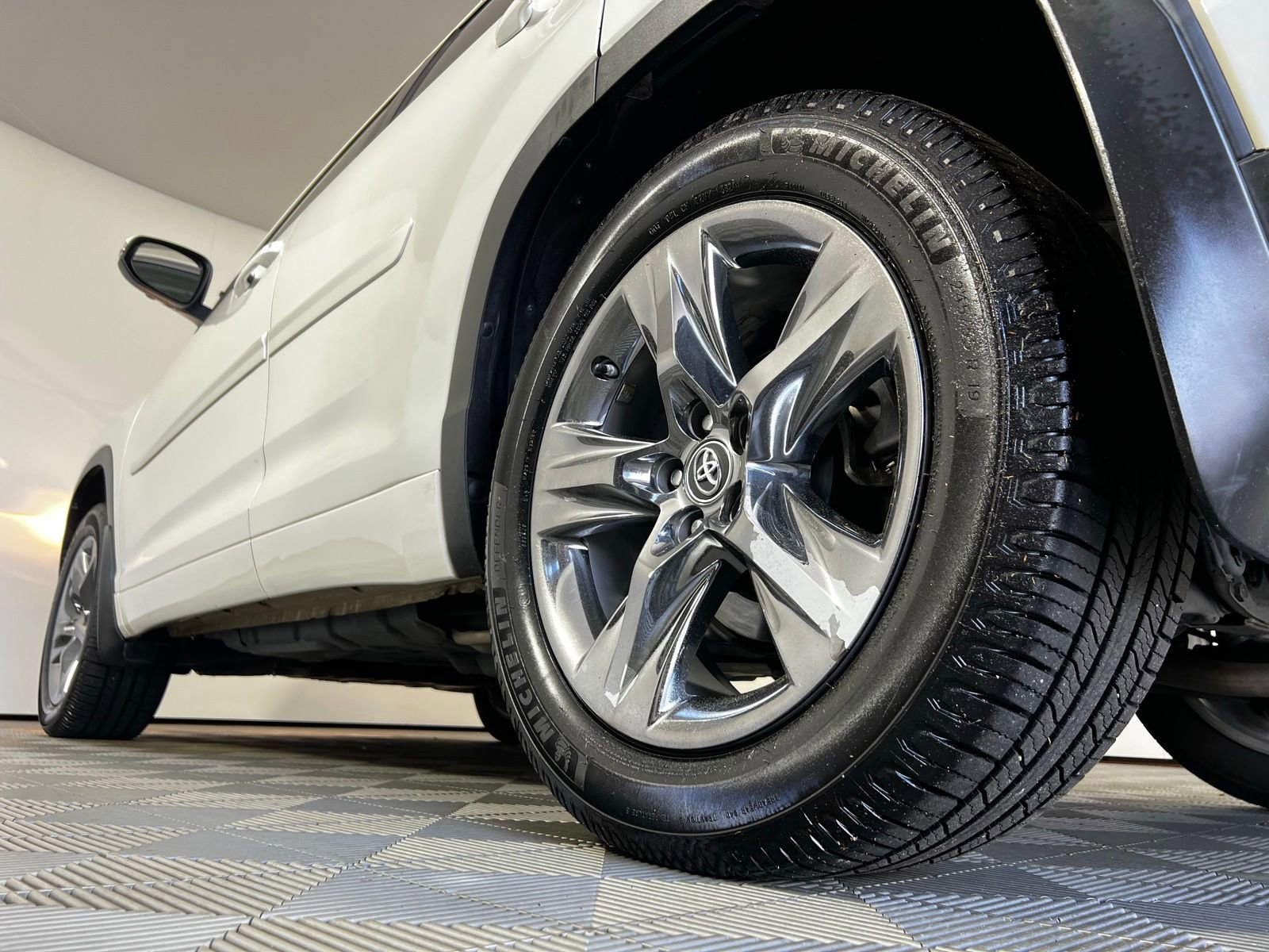 Used 2018 Toyota Highlander Limited Platinum image 33