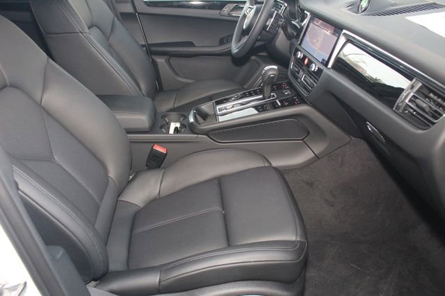 New 2025 Porsche Macan S image 24