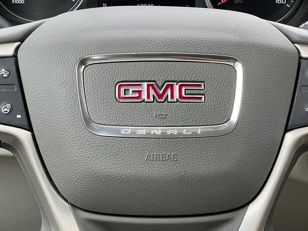 Used 2020 GMC Terrain Denali w/ Denali Premium Package FWD image 5