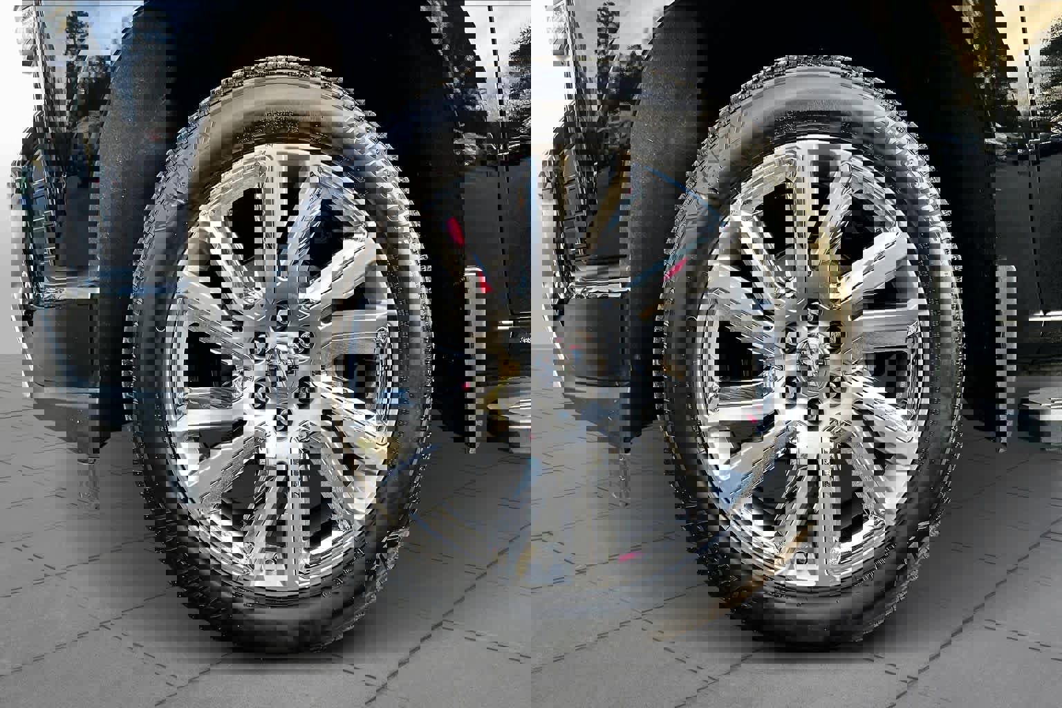 Used 2019 Chevrolet Silverado 1500 High Country w/ High Country Premium Package image 19