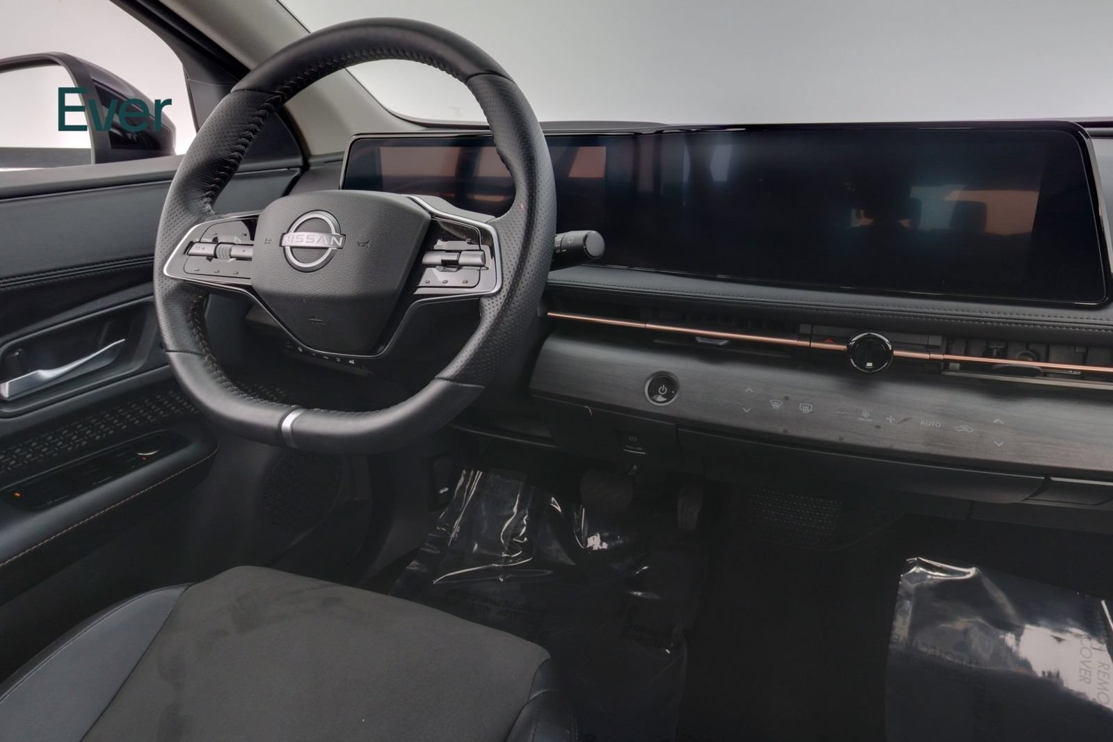 Used 2023 Nissan Ariya FWD image 25