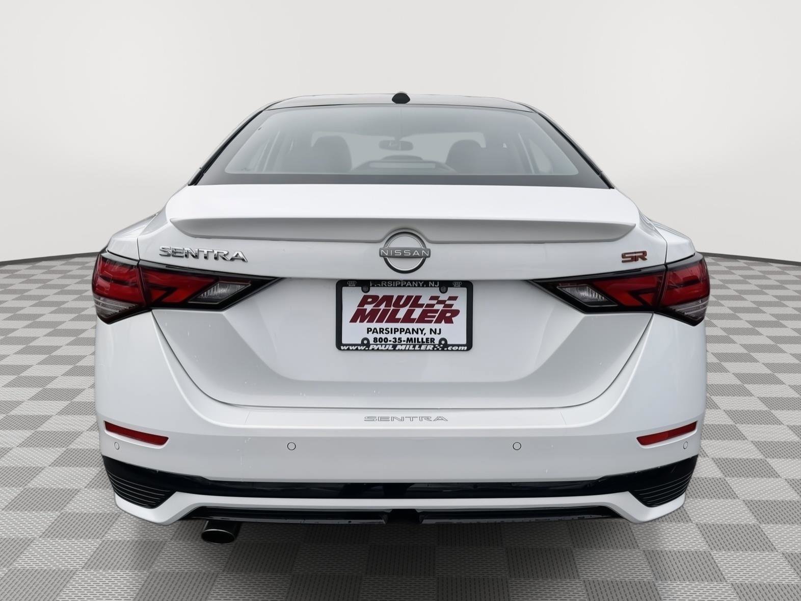 Used 2025 Nissan Sentra SR w/ SR Premium Package image 5