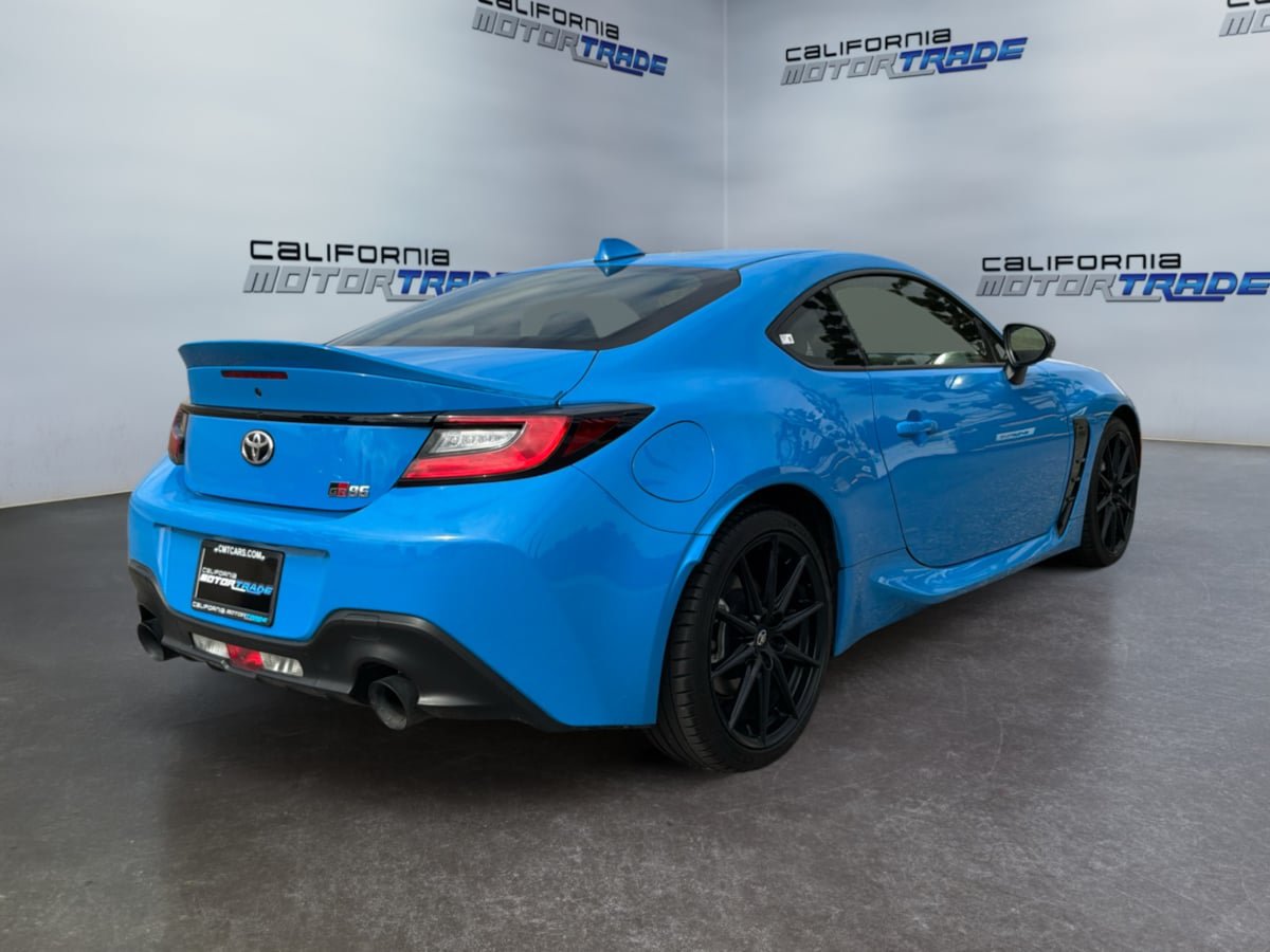 Used 2023 Toyota GR86 Premium RWD image 5