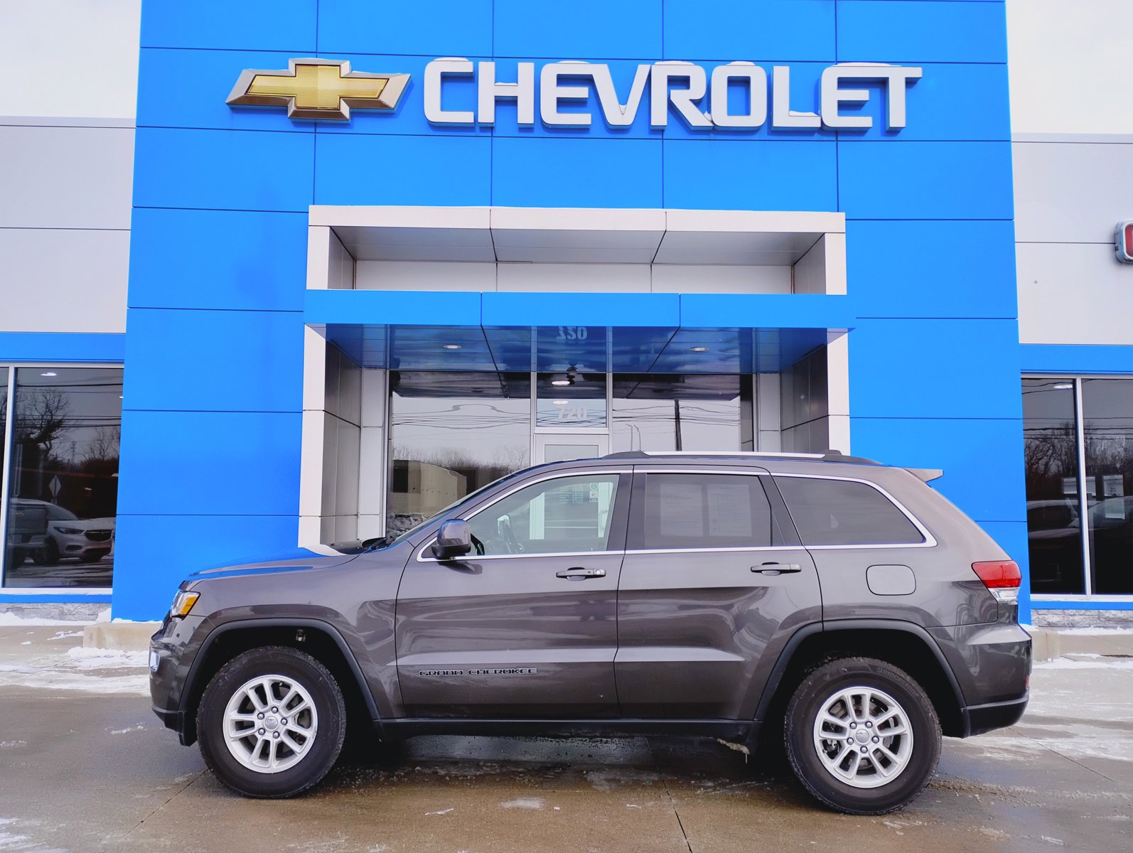 Used 2020 Jeep Grand Cherokee Laredo image 31