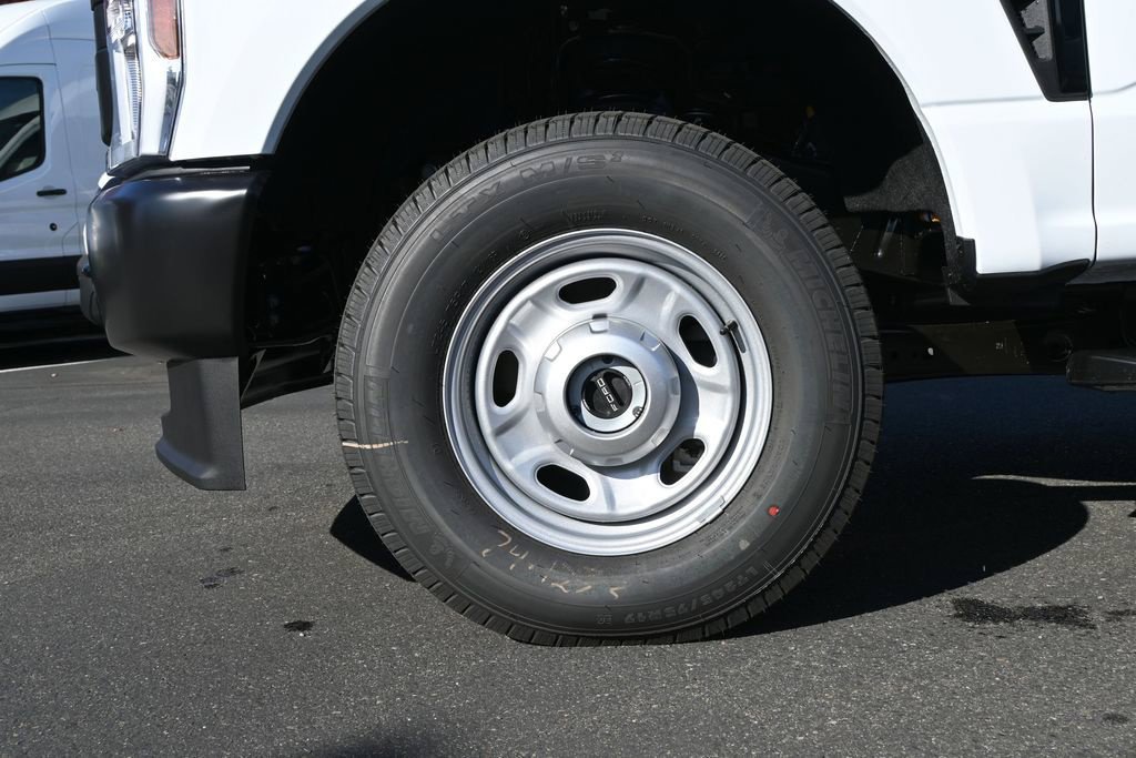 New 2027 Ford F350 XL AWD/4WD image 17