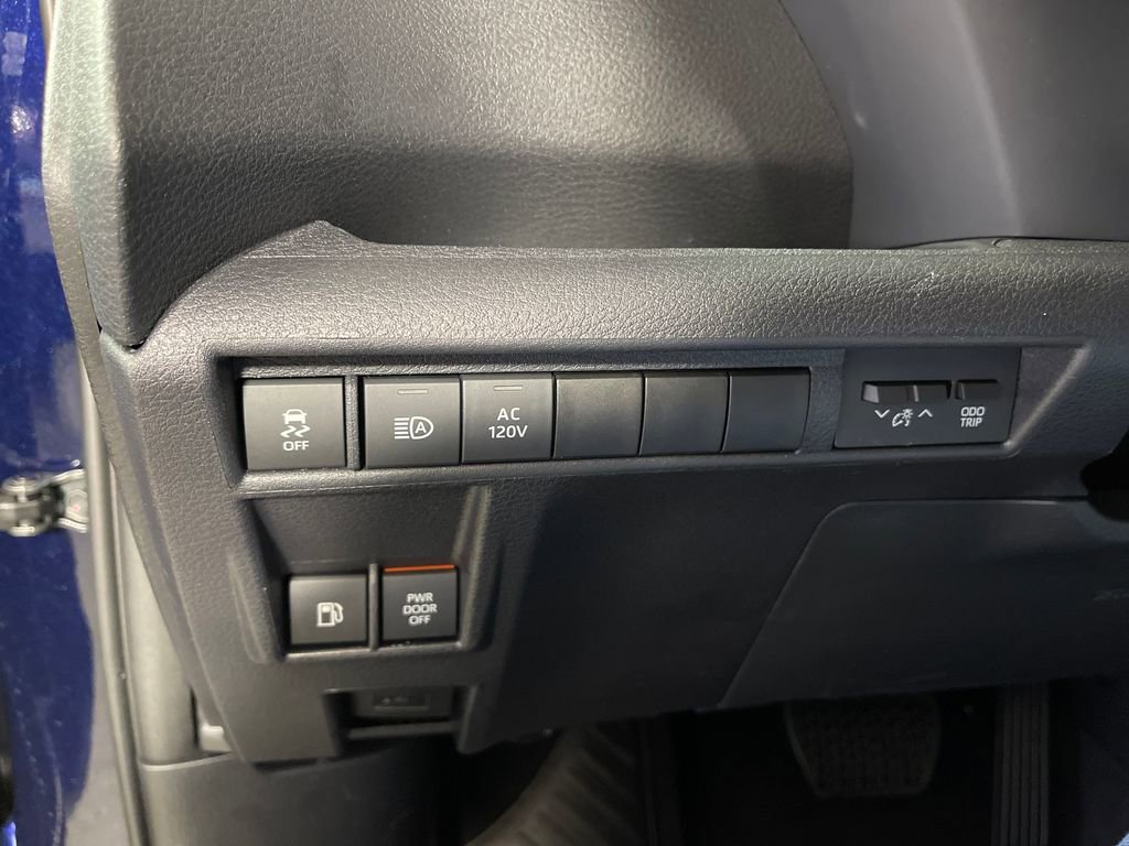 New 2026 Toyota Sienna XSE image 31