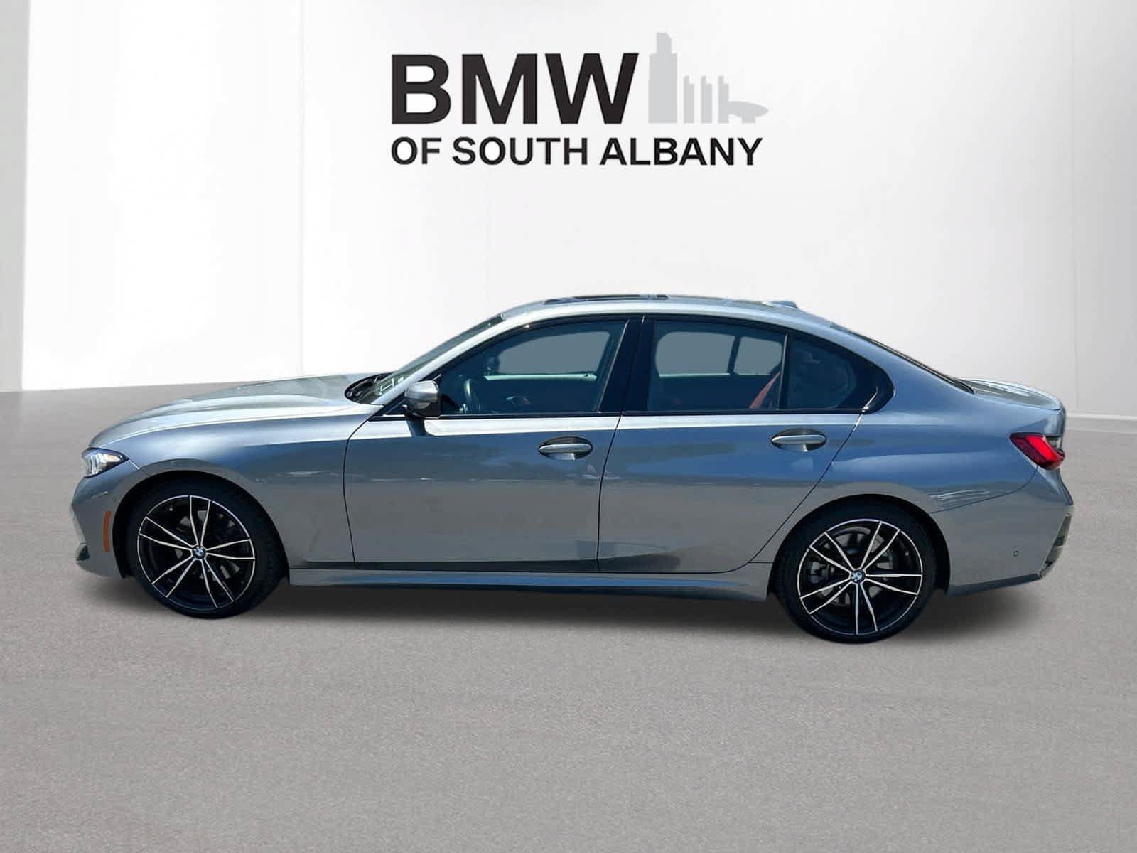 Used 2023 BMW 330i xDrive Sedan w/ M Sport Package AWD/4WD image 4