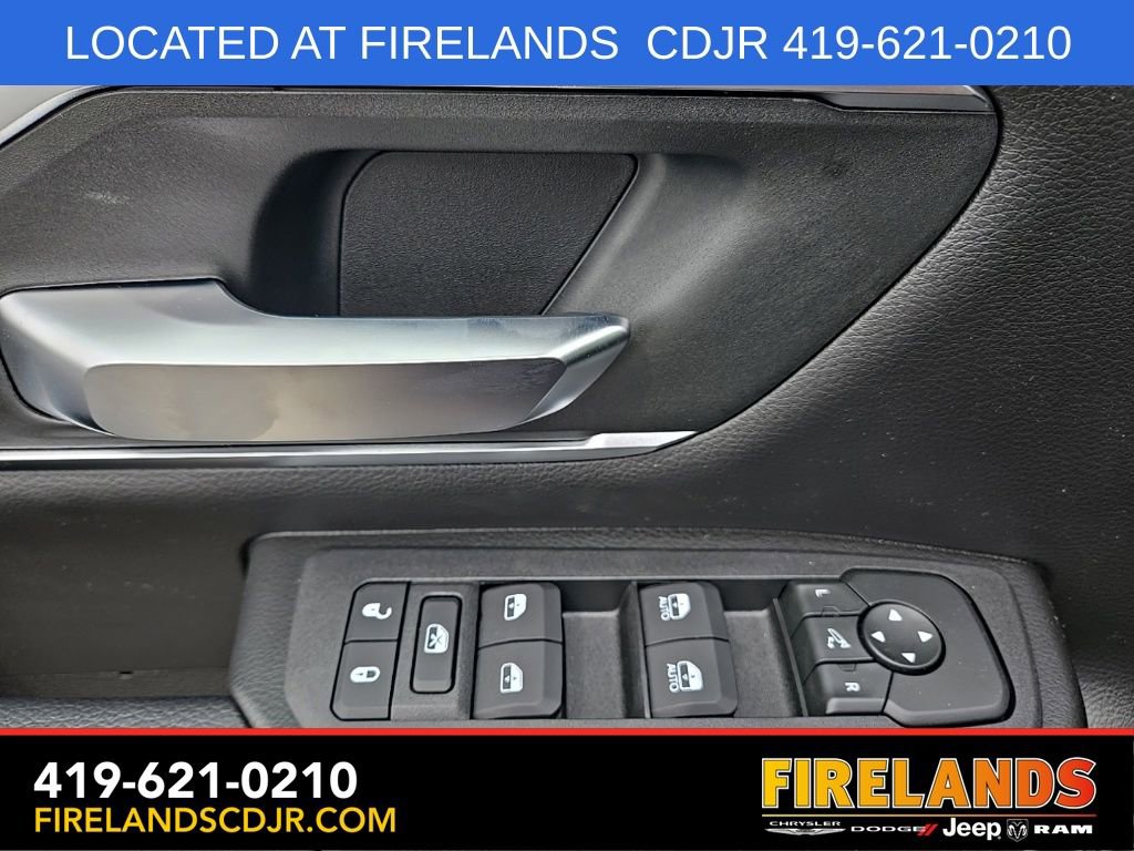 New 2026 RAM 1500 4x4 Crew Cab image 13