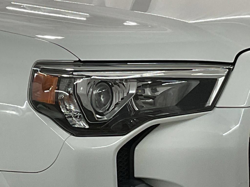 Used 2019 Toyota 4Runner SR5 Premium AWD/4WD image 29