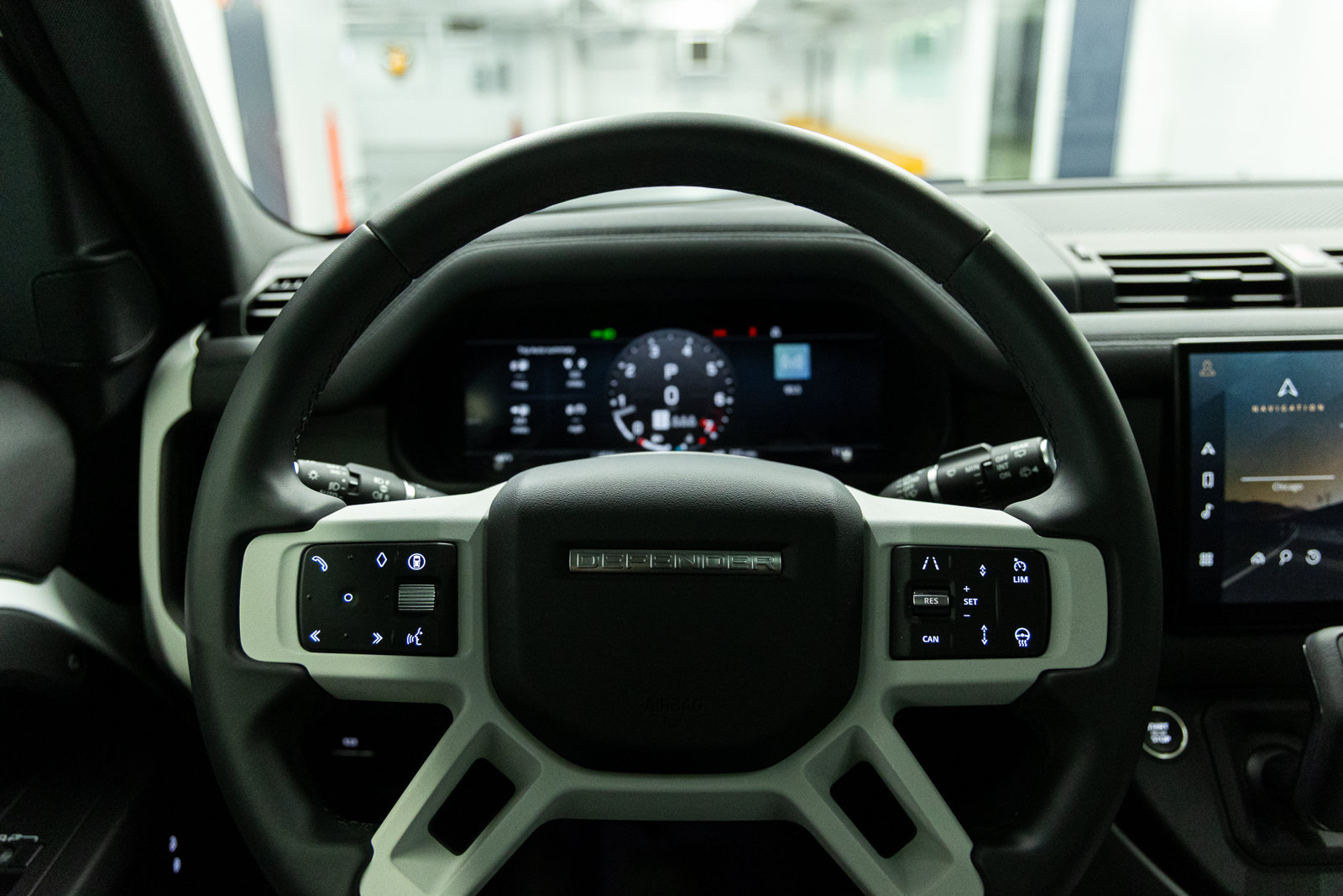 Used 2025 Land Rover Defender 90 S AWD/4WD image 39