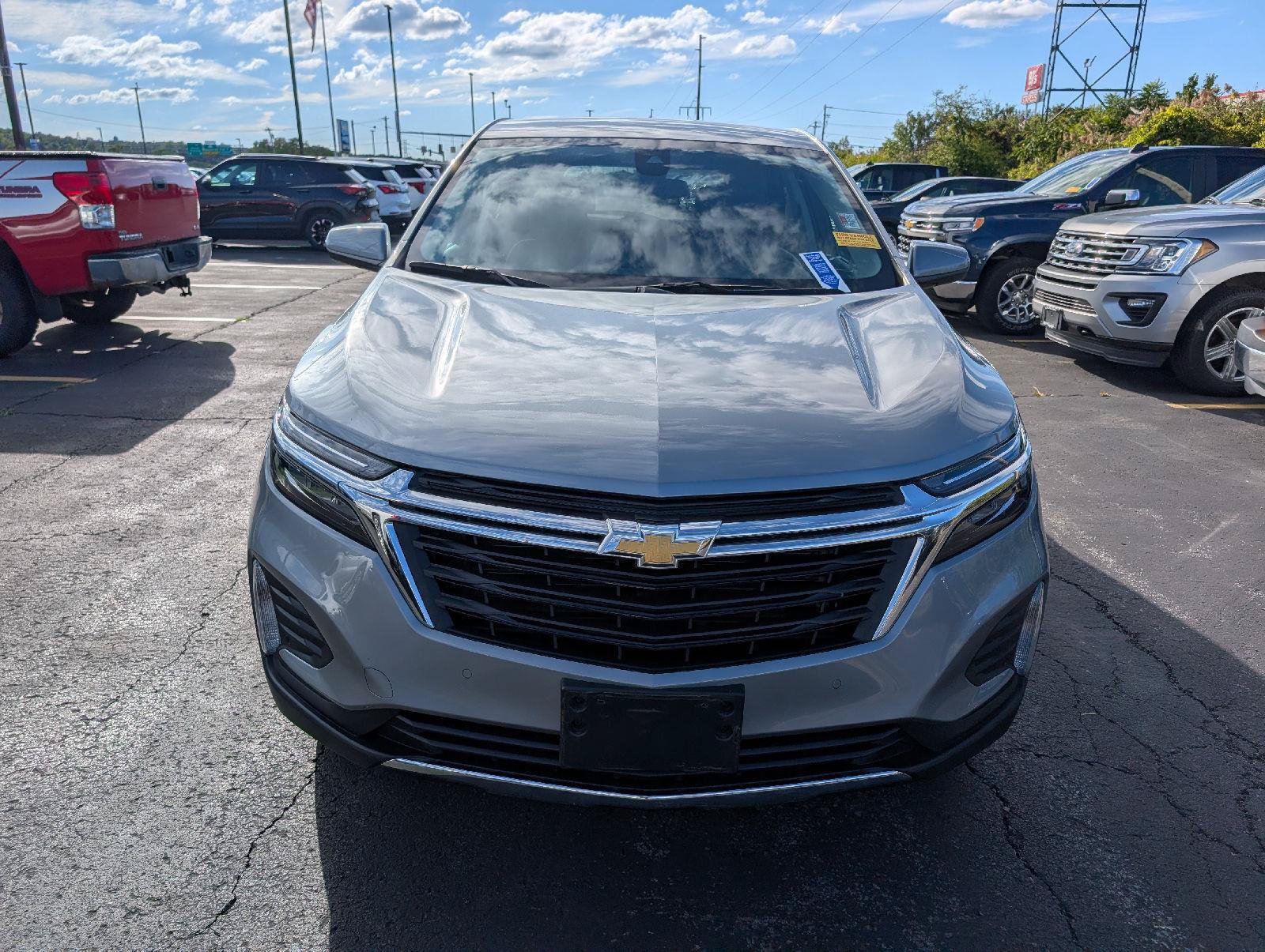 Used 2024 Chevrolet Equinox LT AWD/4WD image 2