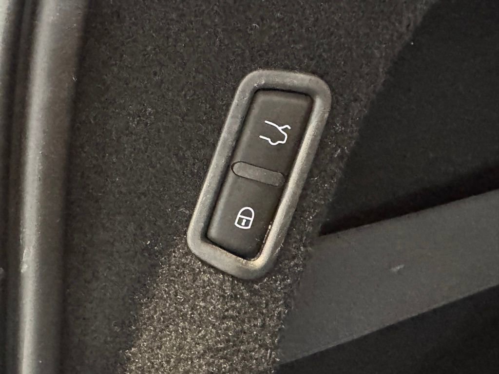 Used 2019 Maserati Levante image 25