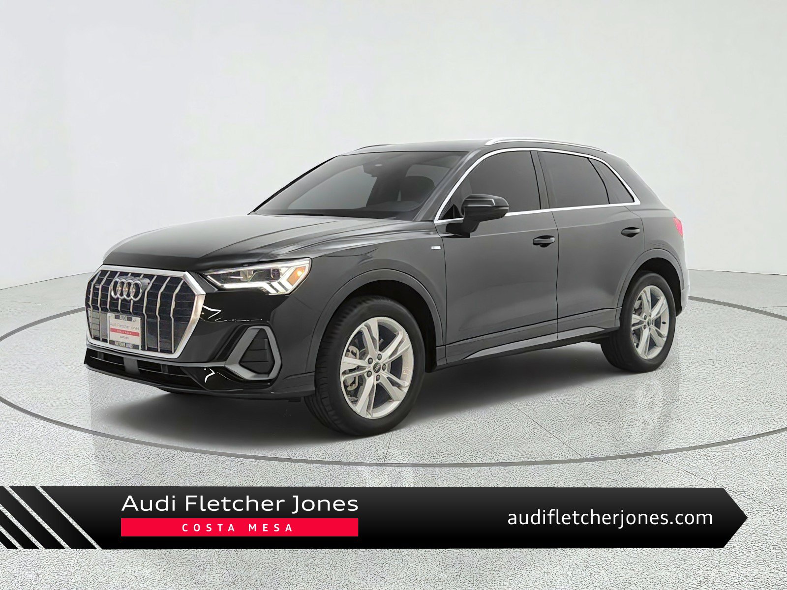 Used 2024 Audi Q3 2.0T Premium w/ Convenience Package AWD/4WD image 1