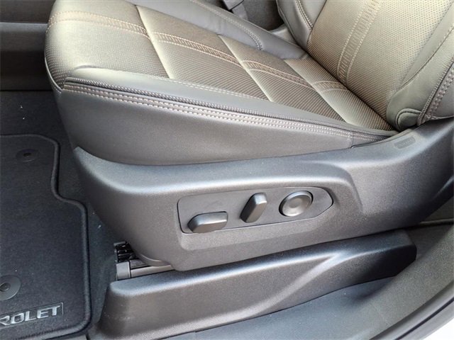 New 2026 Chevrolet Suburban High Country image 7