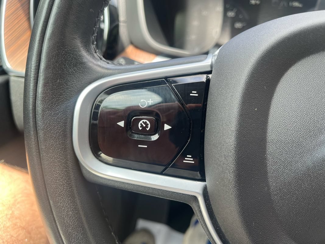 Used 2020 Volvo XC60 T6 Inscription AWD/4WD image 17