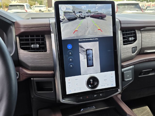 Used 2024 Ford Expedition Limited RWD image 12