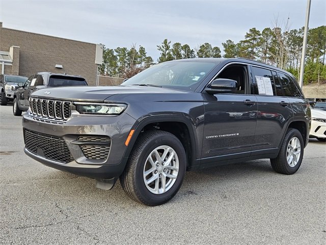 Used 2025 Jeep Grand Cherokee Laredo X image 4