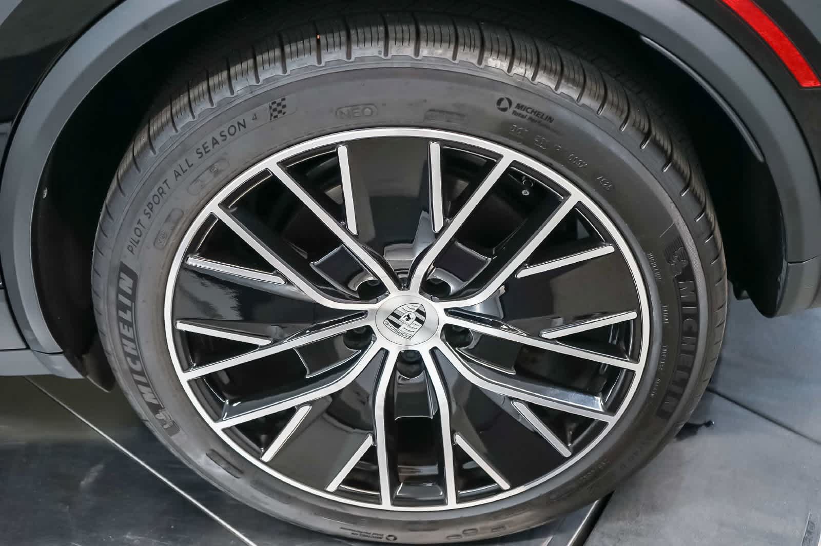 Certified 2026 Porsche Macan Electric RWD image 13