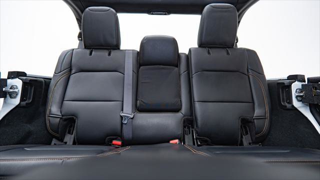 Used 2024 Jeep Wrangler Unlimited Sahara image 12
