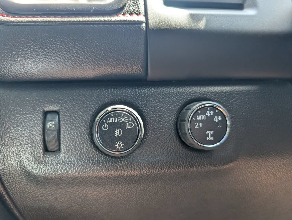 Used 2015 GMC Canyon SLE w/ All-Terrain Package AWD/4WD image 24