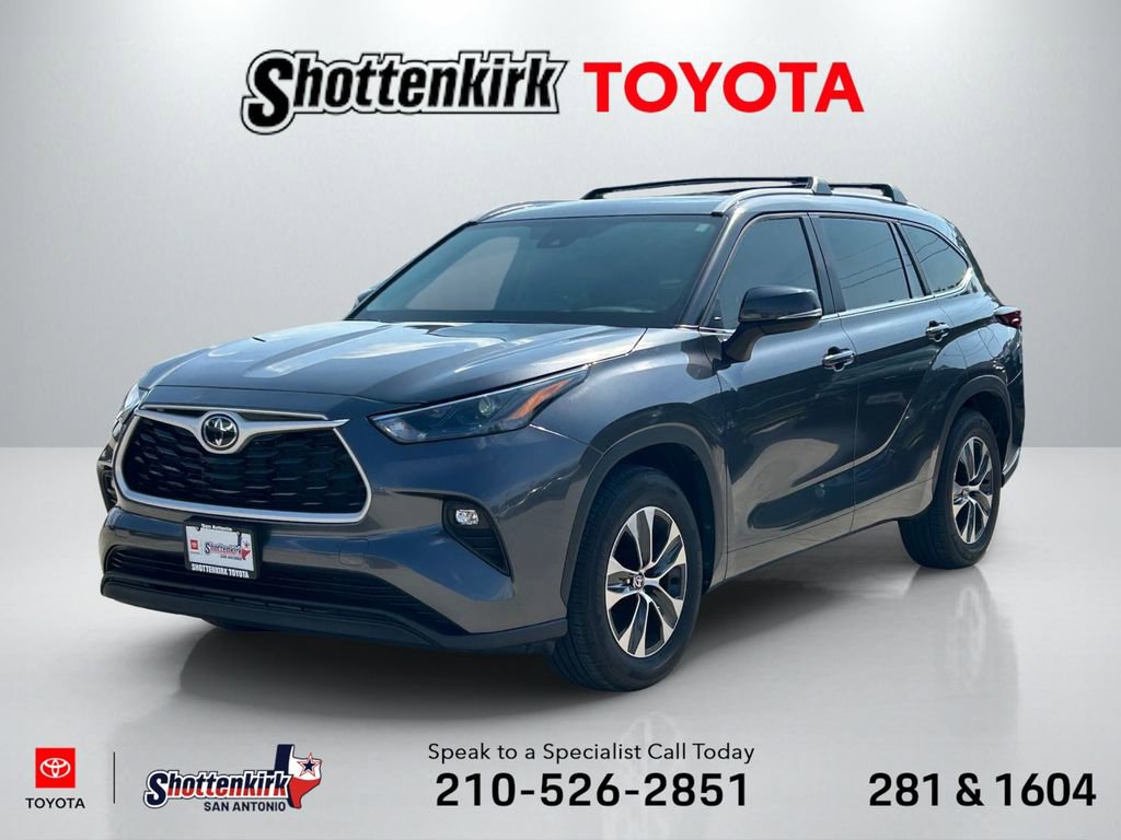 Certified 2025 Toyota Highlander XLE
