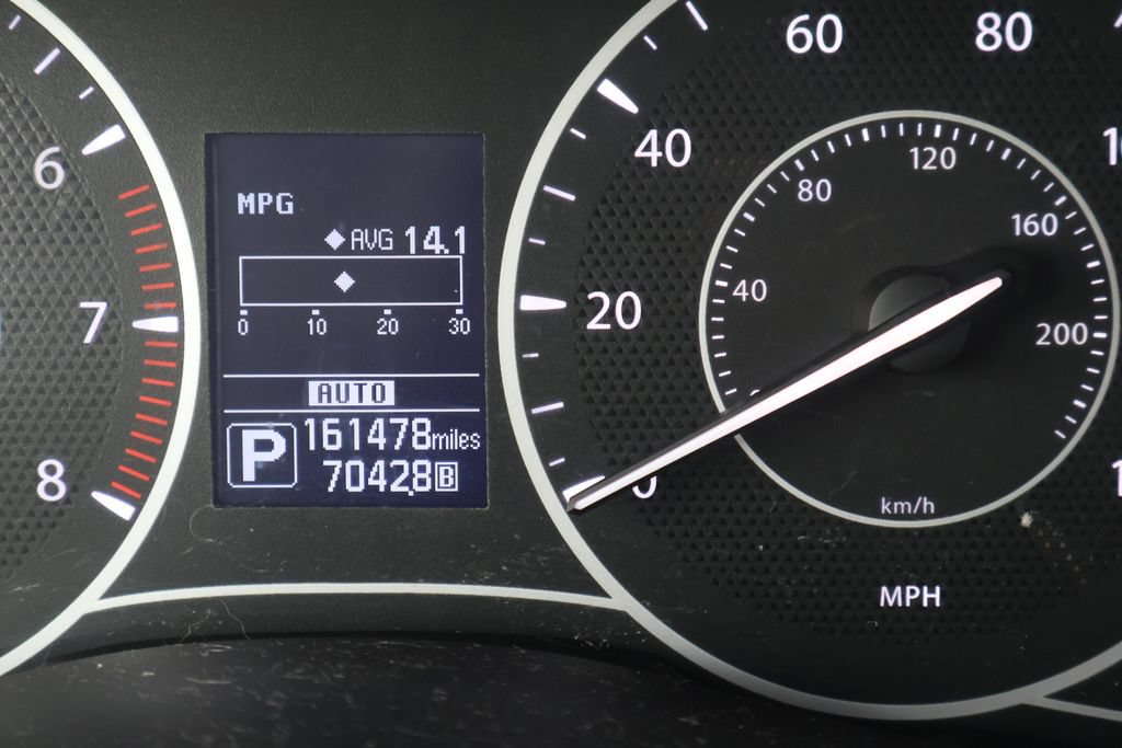 Used 2017 Nissan Armada SV AWD/4WD image 17