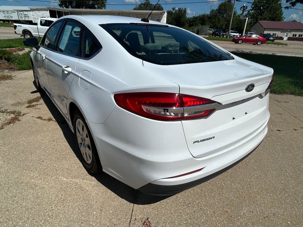 Used 2019 Ford Fusion S FWD image 3