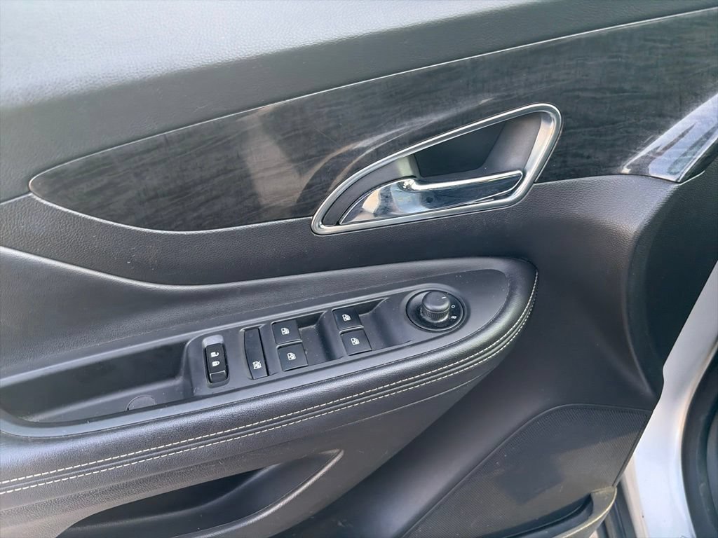 Used 2015 Buick Encore Convenience FWD image 18