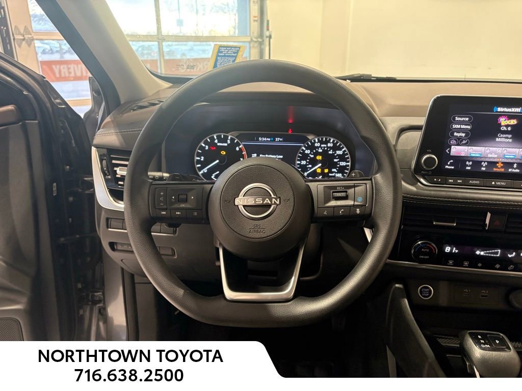 Used 2022 Nissan Rogue SV image 7