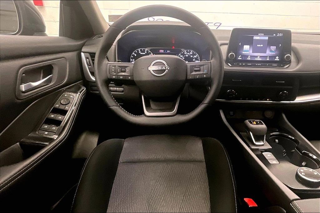 Certified 2026 Nissan Rogue SV AWD/4WD image 4