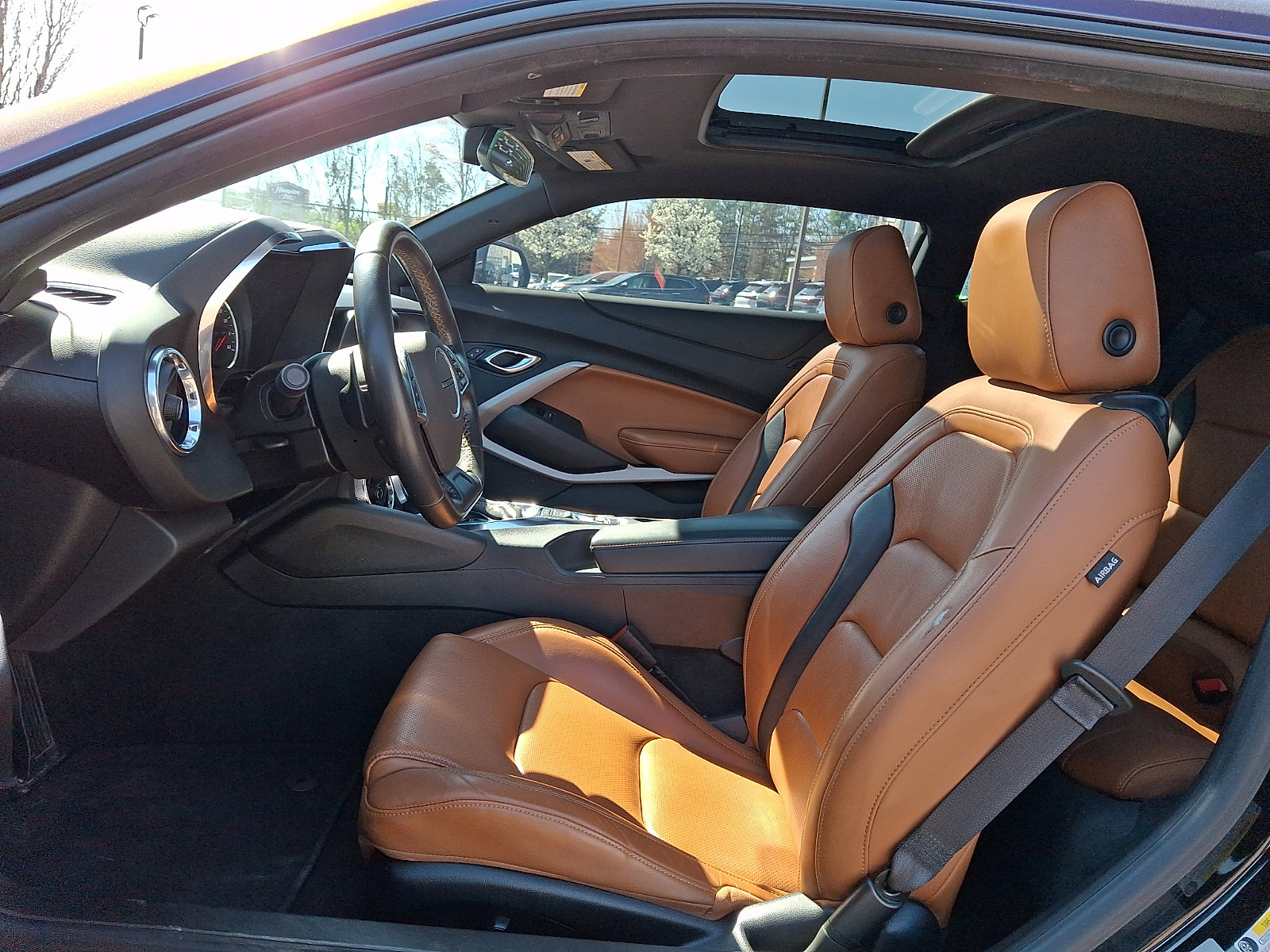 Used 2021 Chevrolet Camaro LT w/ Technology Package image 12