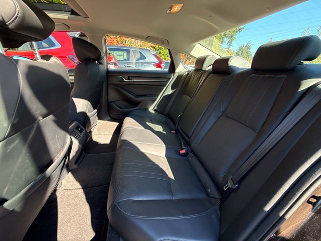 Used 2018 Honda Accord Touring image 8