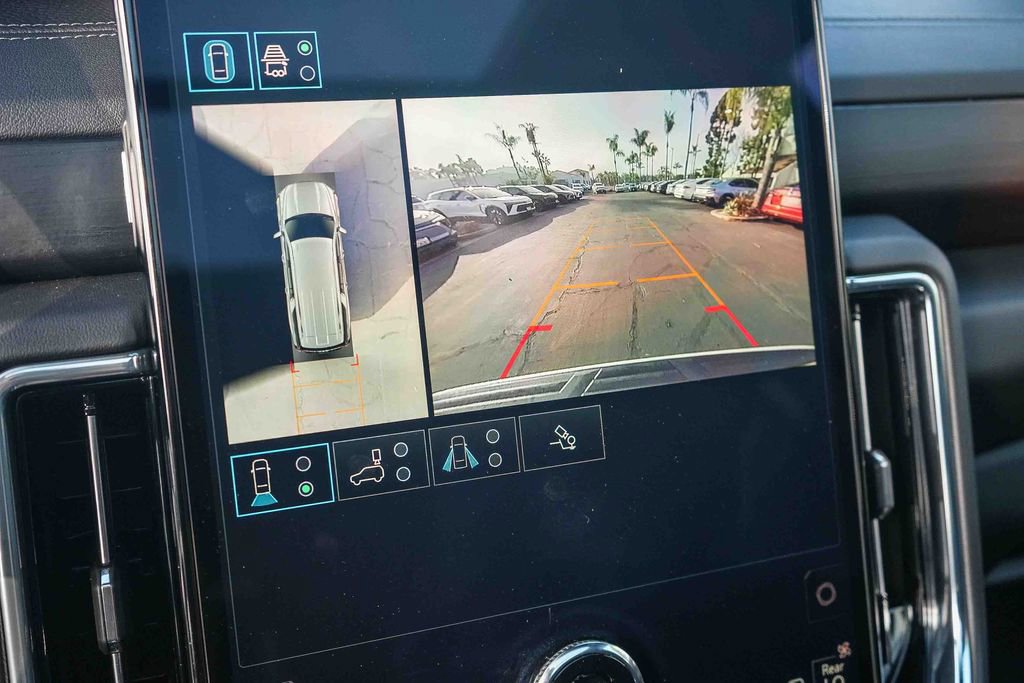 Used 2025 GMC Yukon XL Denali w/ Sun & Power Step Package image 26