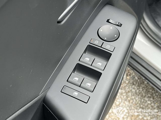 New 2026 Hyundai Kona SE FWD image 12