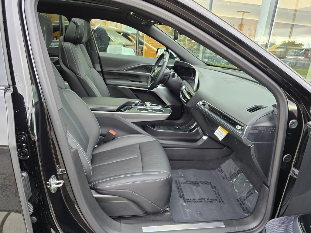 Used 2025 Cadillac Lyriq Sport image 11