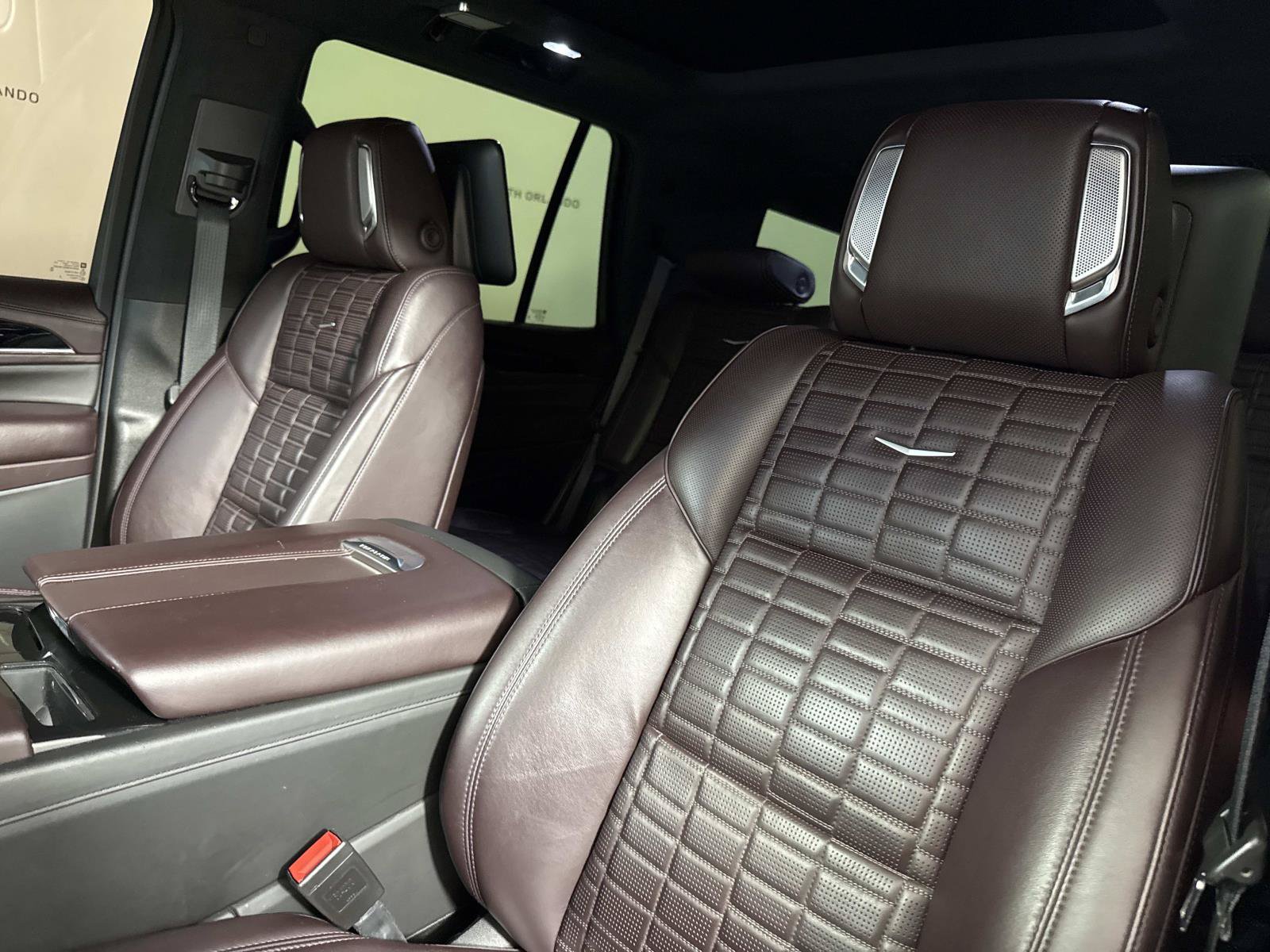 Used 2021 Cadillac Escalade Premium Luxury Platinum AWD/4WD image 21