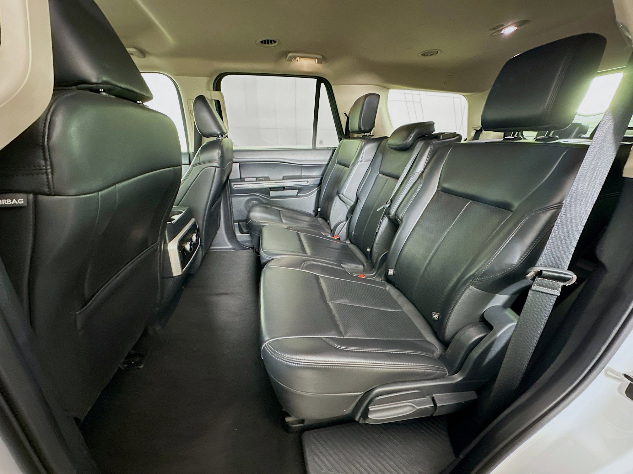 Used 2024 Ford Expedition XLT image 28