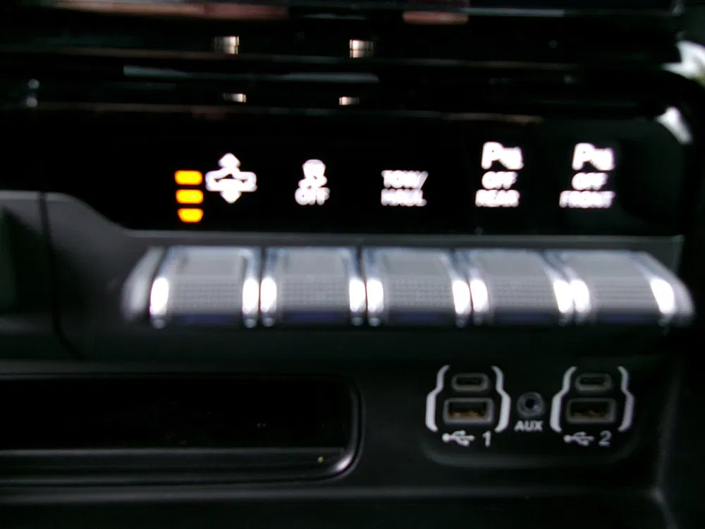 Used 2022 RAM 1500 Limited w/ (RED) Edition AWD/4WD image 23