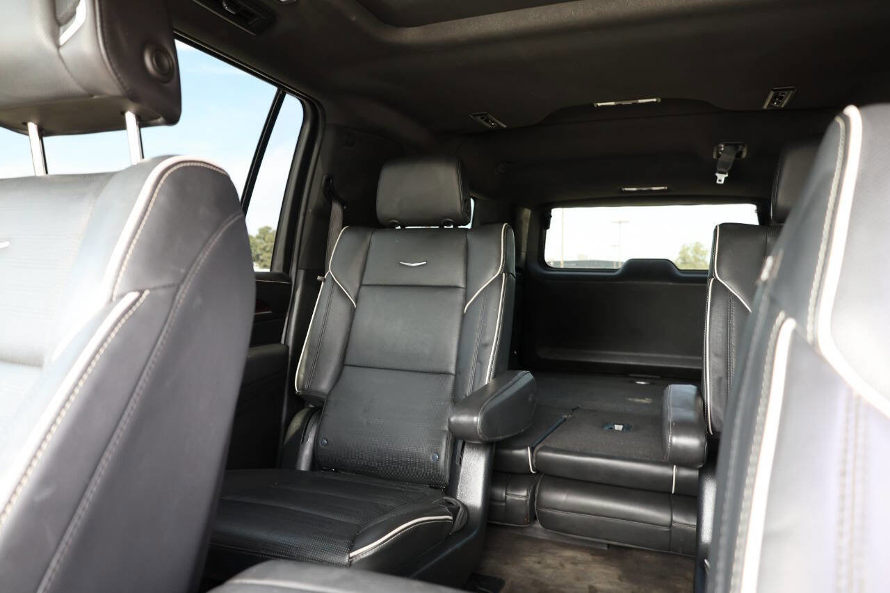 Used 2023 Cadillac Escalade ESV Premium Luxury AWD/4WD image 17