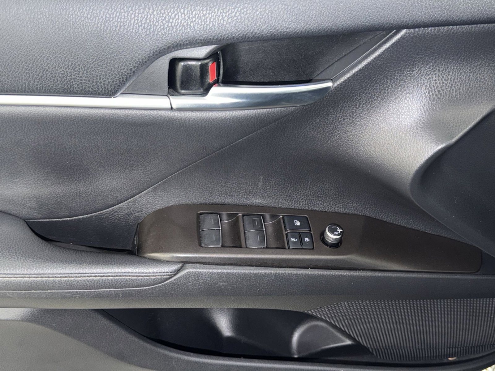 Used 2022 Toyota Camry XSE w/ Navigation Package image 15