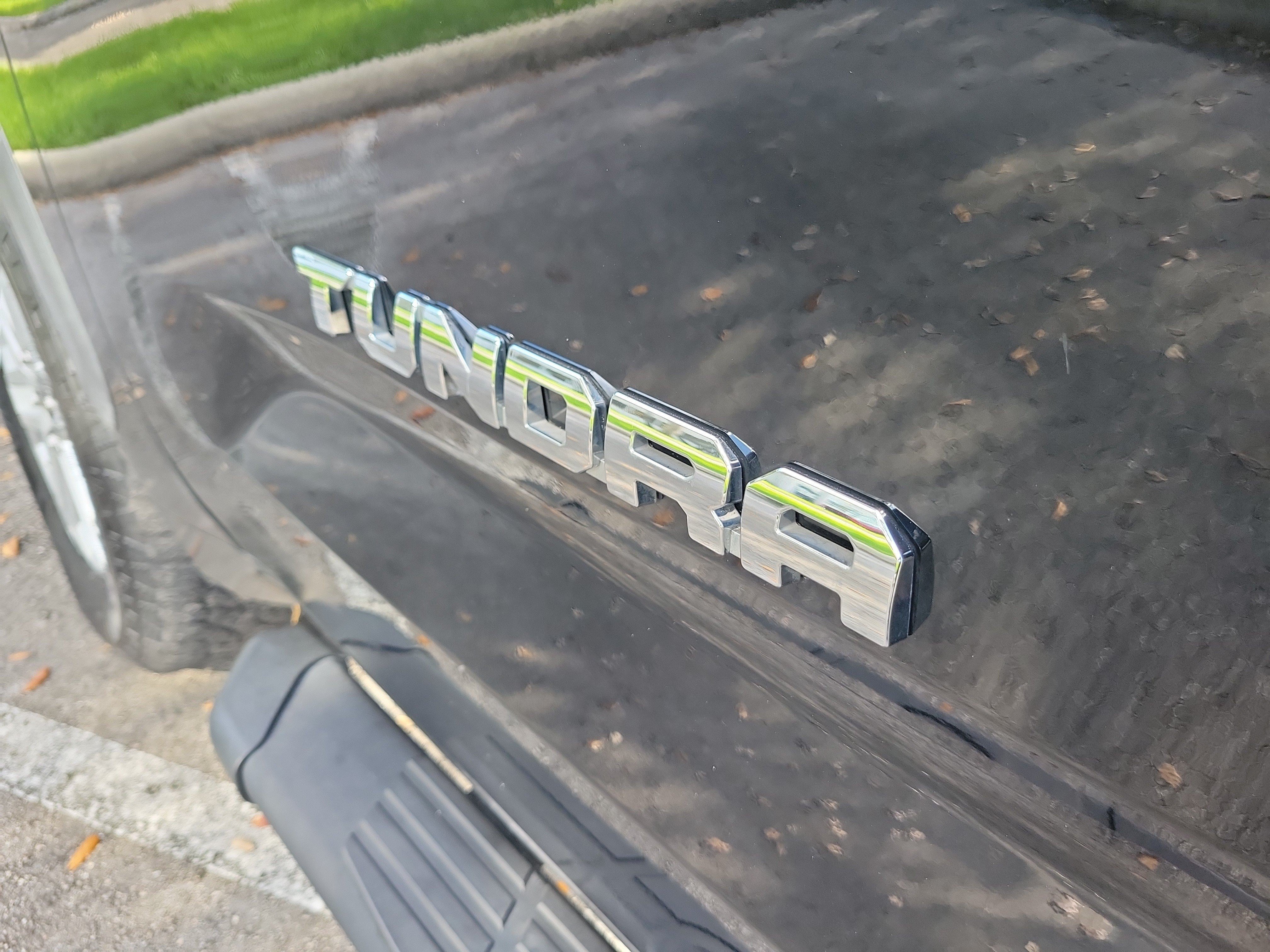 Used 2022 Toyota Tundra SR5 w/ SR5 Convenience Package AWD/4WD image 11
