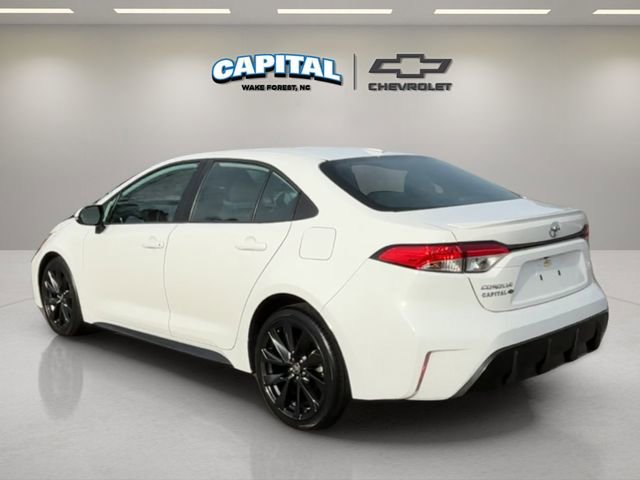 Used 2023 Toyota Corolla SE image 3